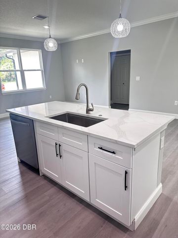 221 W Euclid Avenue, Deland, FL 32720