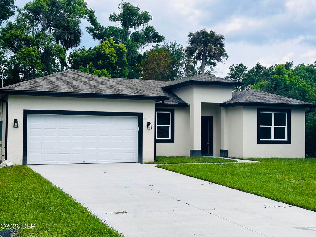 221 W Euclid Avenue, Deland, FL 32720