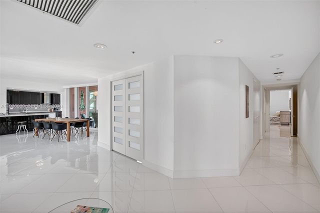 3370 Hidden Bay Dr 2711, Aventura, FL 33180