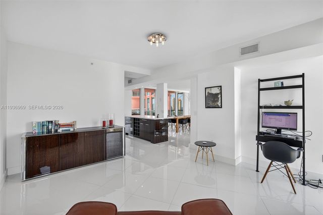 3370 Hidden Bay Dr 2711, Aventura, FL 33180