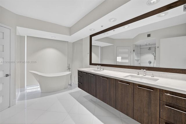 3370 Hidden Bay Dr 2711, Aventura, FL 33180