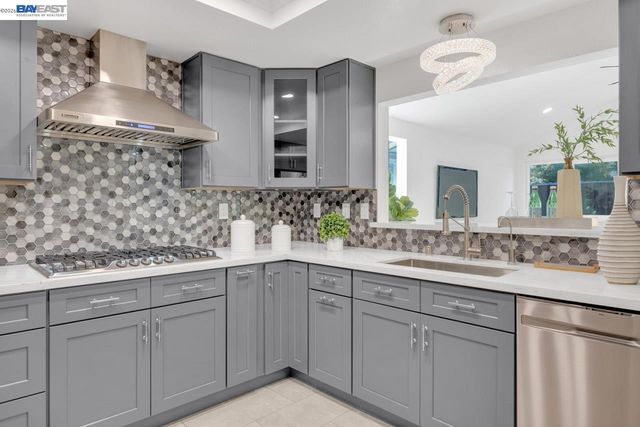 7331 Elmwood Cir, Pleasanton, CA 94588