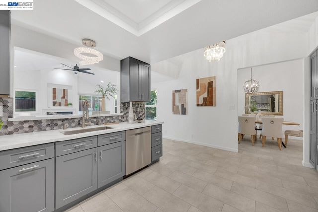 7331 Elmwood Cir, Pleasanton, CA 94588