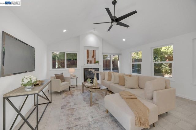 7331 Elmwood Cir, Pleasanton, CA 94588