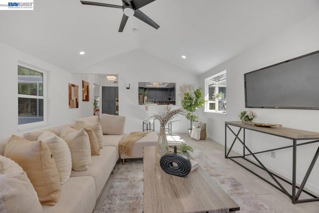 7331 Elmwood Cir, Pleasanton, CA 94588