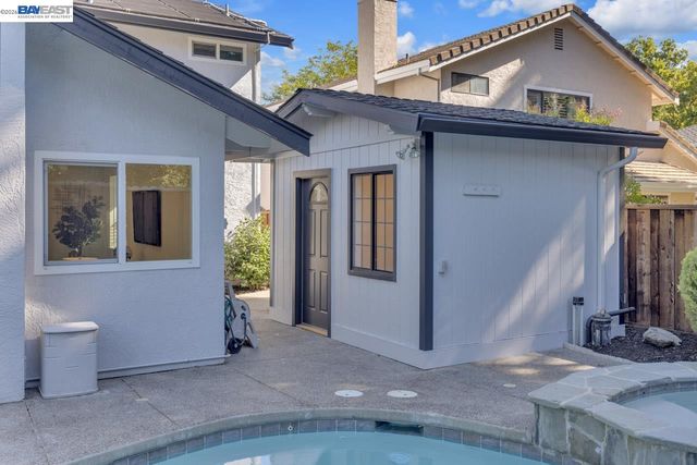 7331 Elmwood Cir, Pleasanton, CA 94588