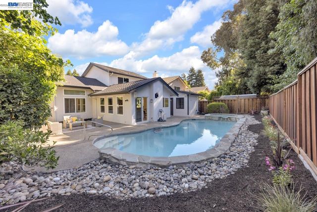 7331 Elmwood Cir, Pleasanton, CA 94588