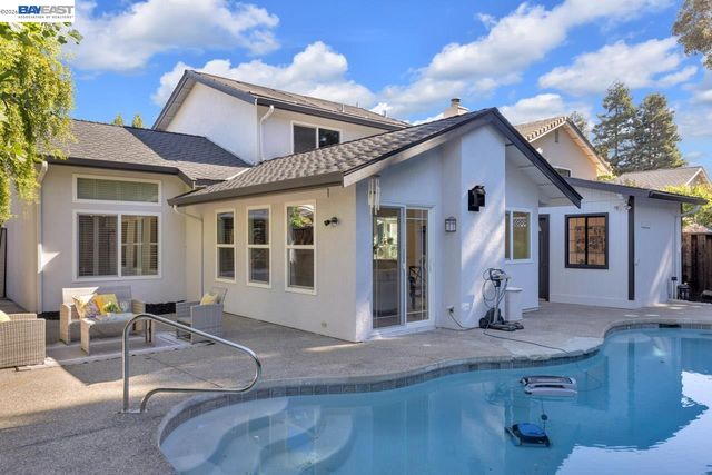 7331 Elmwood Cir, Pleasanton, CA 94588