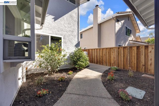 7331 Elmwood Cir, Pleasanton, CA 94588