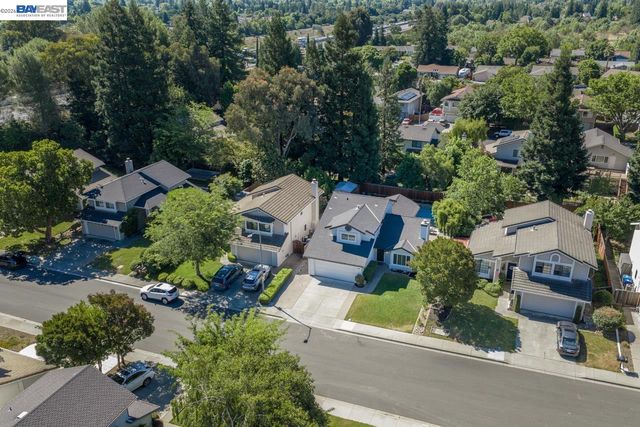 7331 Elmwood Cir, Pleasanton, CA 94588