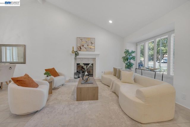 7331 Elmwood Cir, Pleasanton, CA 94588