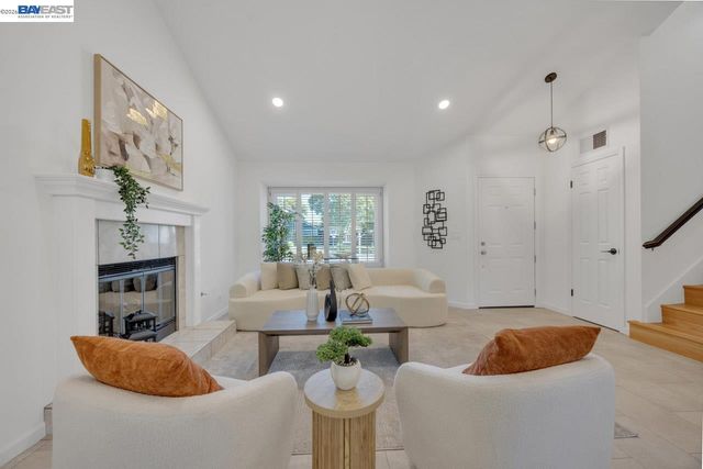 7331 Elmwood Cir, Pleasanton, CA 94588