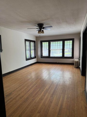 205 Michigan Avenue, Valparaiso, IN 46383