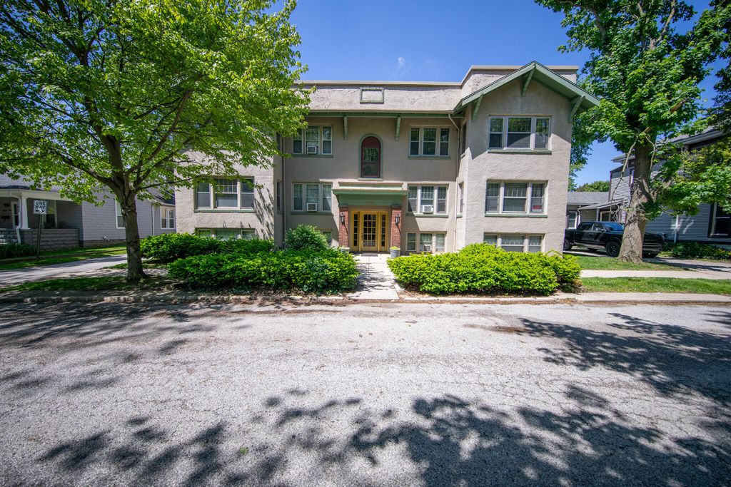 205 Michigan Avenue, Valparaiso, IN 46383