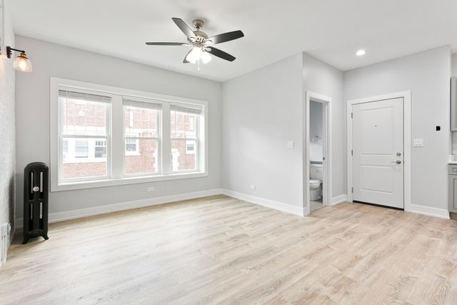 1057 W Glenlake Avenue 2, Chicago, IL 60660