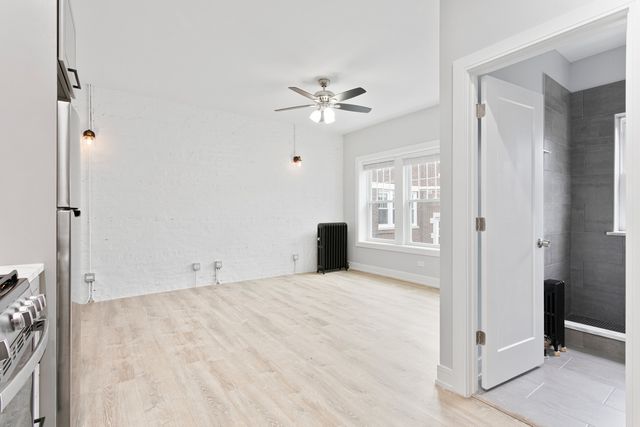 1057 W Glenlake Avenue 2, Chicago, IL 60660