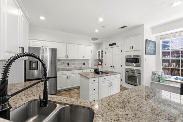 67 Terraglen Drive, The Woodlands, TX 77382