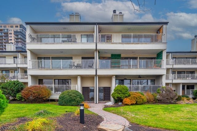 1225 River Rd 7D, Edgewater Boro, NJ 07020