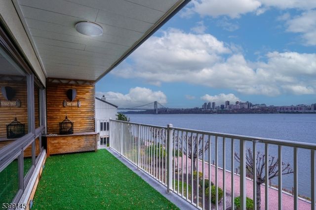 1225 River Rd 7D, Edgewater Boro, NJ 07020