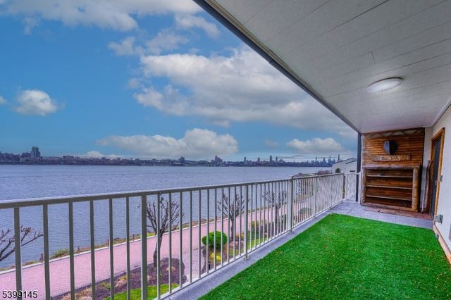 1225 River Rd 7D, Edgewater Boro, NJ 07020