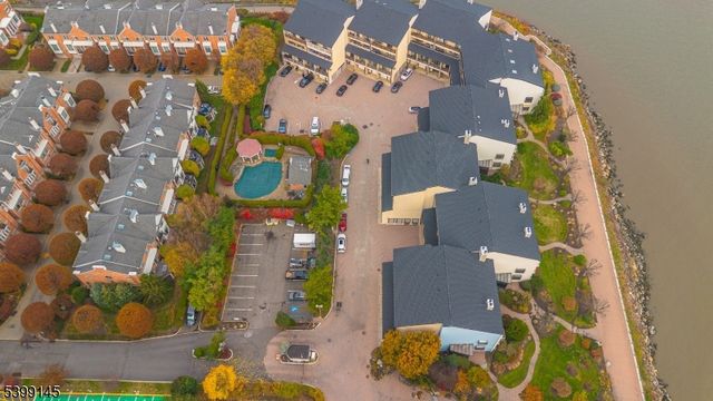 1225 River Rd 7D, Edgewater Boro, NJ 07020