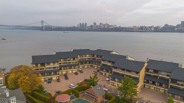 1225 River Rd 7D, Edgewater Boro, NJ 07020