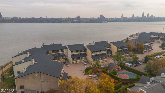 1225 River Rd 7D, Edgewater Boro, NJ 07020