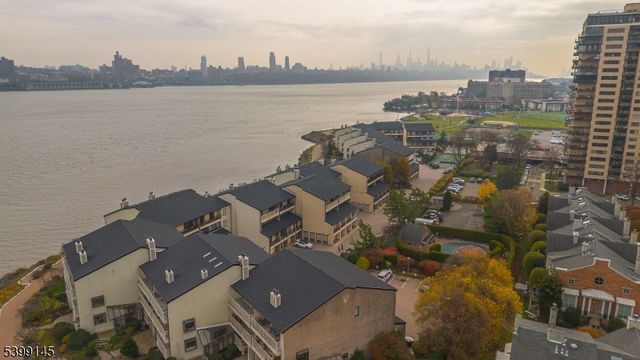 1225 River Rd 7D, Edgewater Boro, NJ 07020