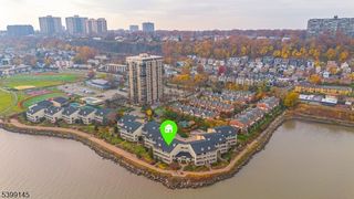 1225 River Rd 7D, Edgewater Boro, NJ 07020