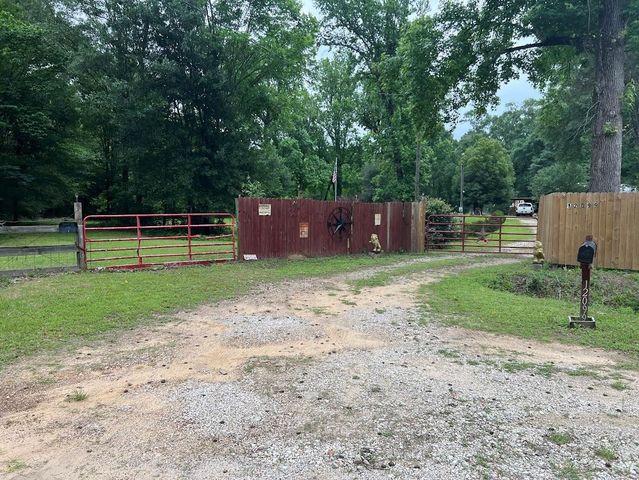 12099 Lakeside Drive, Conroe, TX 77303