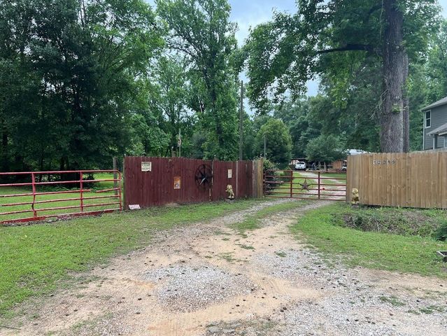 12099 Lakeside Drive, Conroe, TX 77303