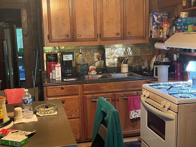 12099 Lakeside Drive, Conroe, TX 77303
