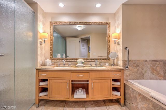 2000 Fashion Show Drive 5617, Las Vegas, NV 89109