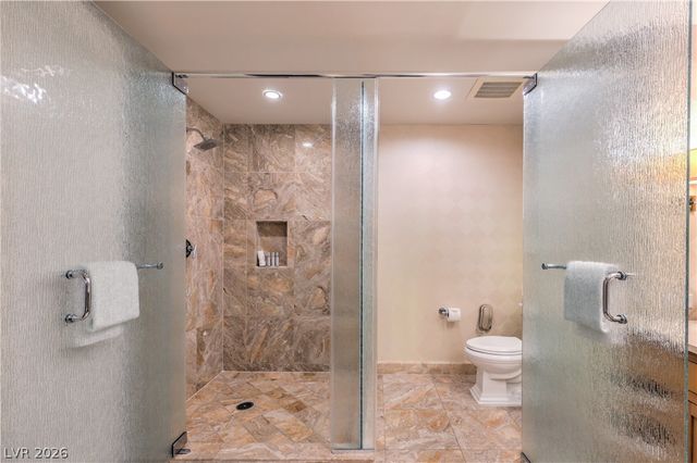 2000 Fashion Show Drive 5617, Las Vegas, NV 89109