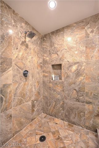 2000 Fashion Show Drive 5617, Las Vegas, NV 89109