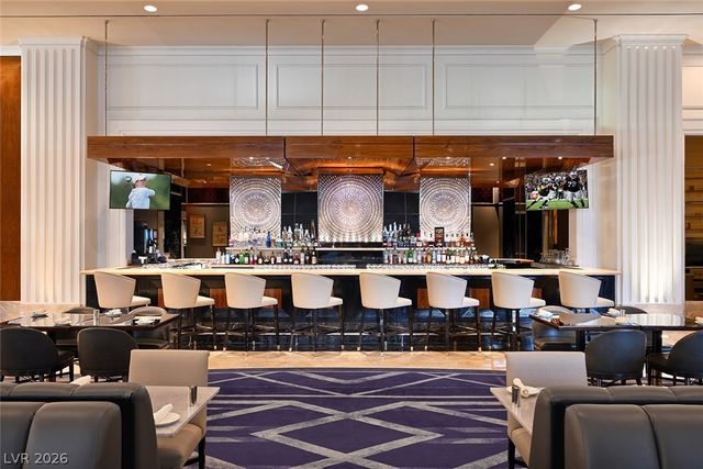 2000 Fashion Show Drive 5617, Las Vegas, NV 89109