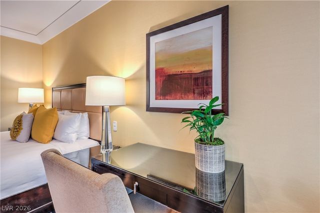 2000 Fashion Show Drive 5617, Las Vegas, NV 89109