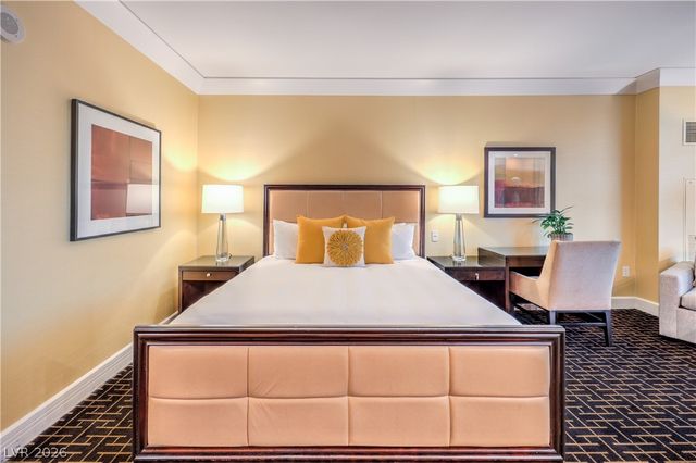 2000 Fashion Show Drive 5617, Las Vegas, NV 89109