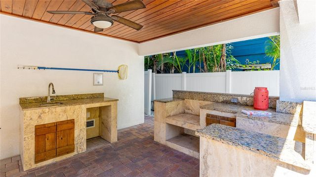 4101 4TH AVENUE, Holmes Beach, FL 34217