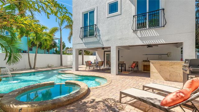 4101 4TH AVENUE, Holmes Beach, FL 34217