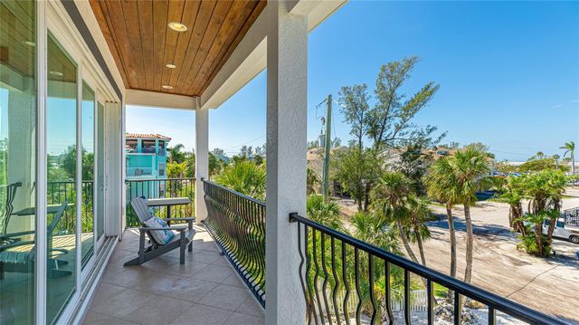 4101 4TH AVENUE, Holmes Beach, FL 34217