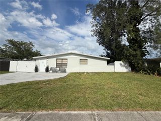 3900 SW 60th Avenue, Davie, FL 33314
