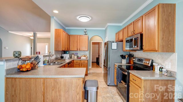 8423 Meadowcreek Village Drive, Locust, NC 28097