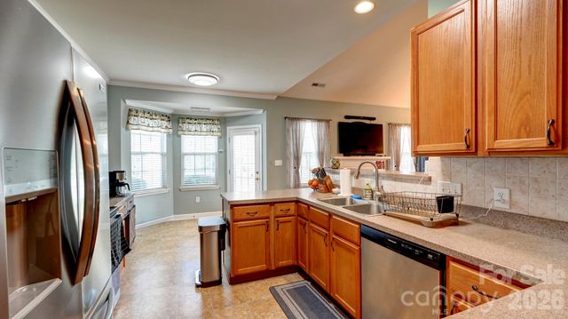 8423 Meadowcreek Village Drive, Locust, NC 28097