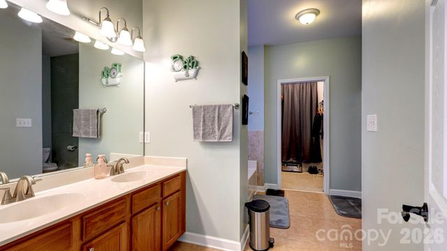 8423 Meadowcreek Village Drive, Locust, NC 28097