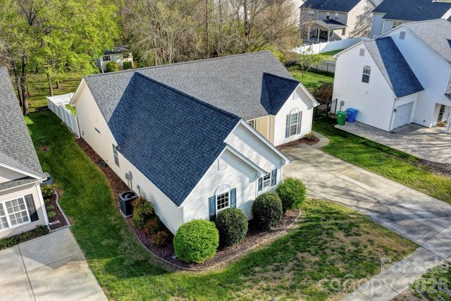 8423 Meadowcreek Village Drive, Locust, NC 28097