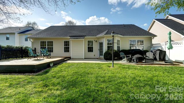 8423 Meadowcreek Village Drive, Locust, NC 28097