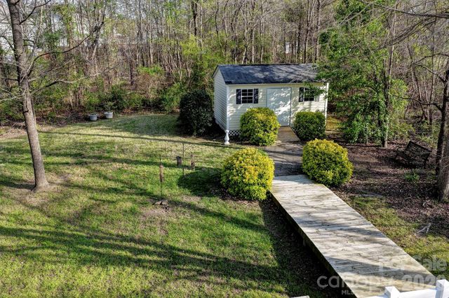 8423 Meadowcreek Village Drive, Locust, NC 28097