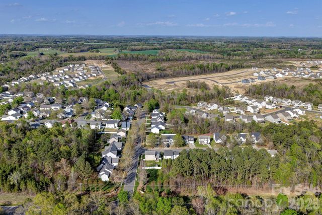 8423 Meadowcreek Village Drive, Locust, NC 28097
