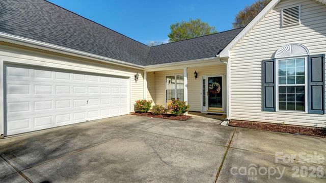 8423 Meadowcreek Village Drive, Locust, NC 28097